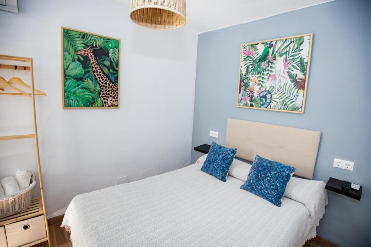 Hostal The Monkey Room Marbella Exterior photo