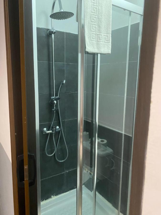 Hostal The Monkey Room Marbella Exterior photo
