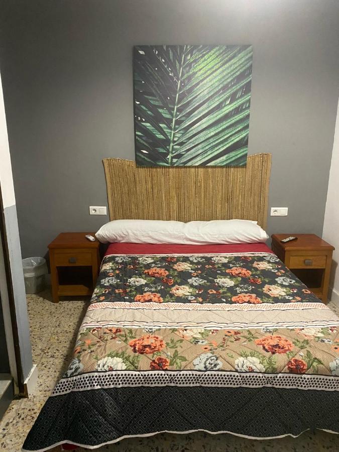 Hostal The Monkey Room Marbella Exterior photo