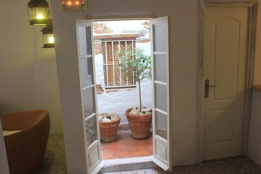 Hostal The Monkey Room Marbella Exterior photo