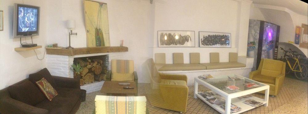 Hostal The Monkey Room Marbella Exterior photo
