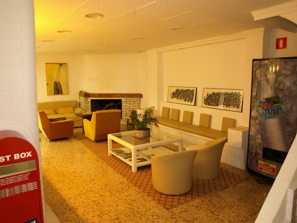 Hostal The Monkey Room Marbella Exterior photo