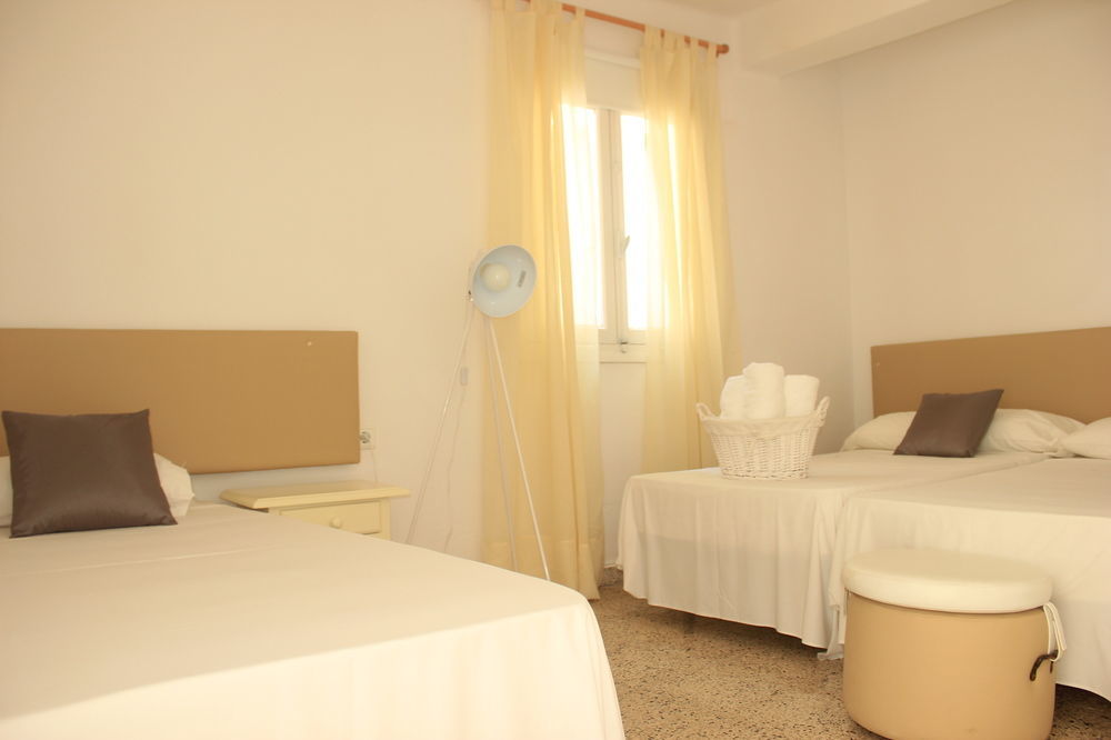 Hostal The Monkey Room Marbella Exterior photo