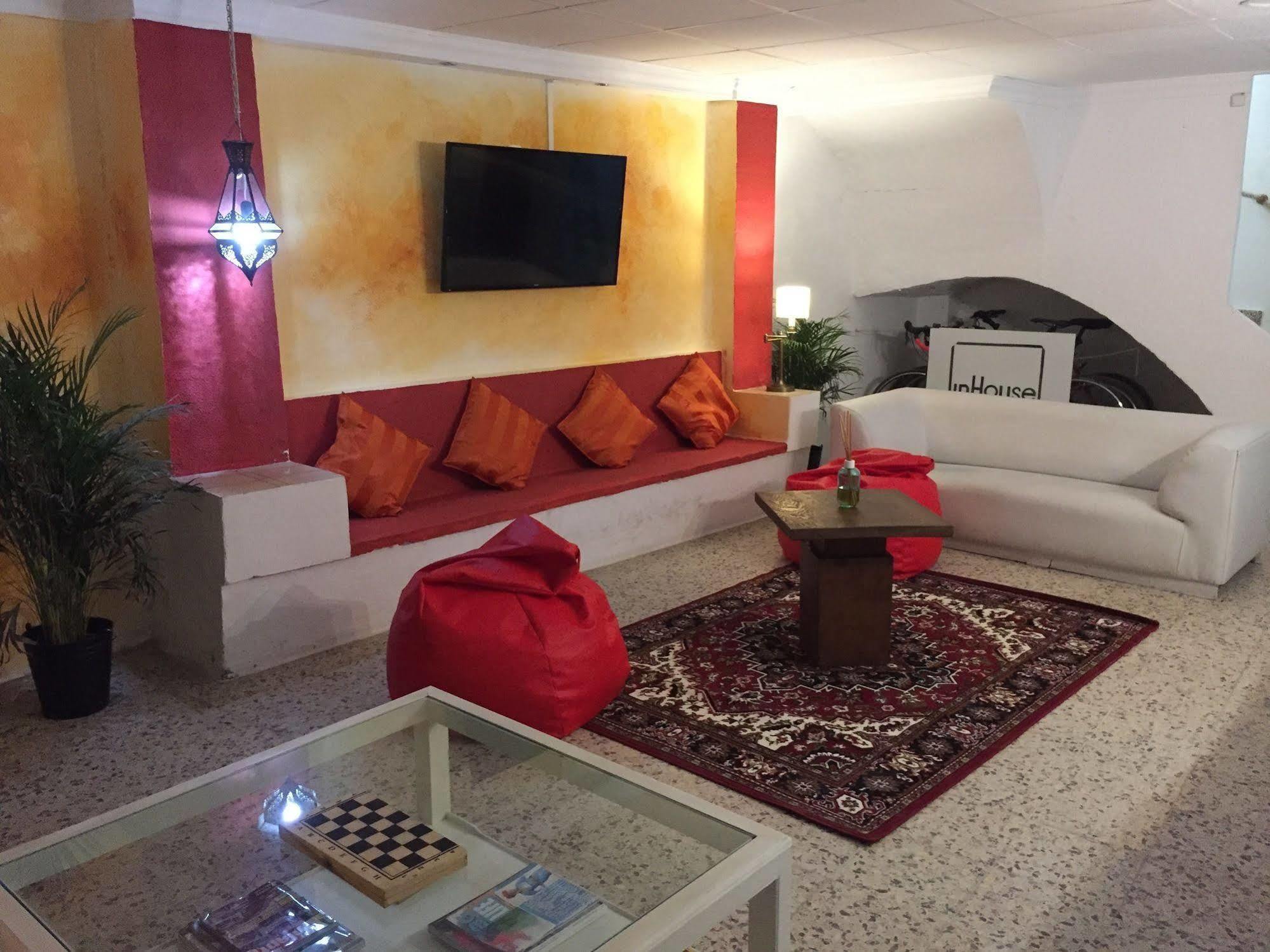 Hostal The Monkey Room Marbella Exterior photo