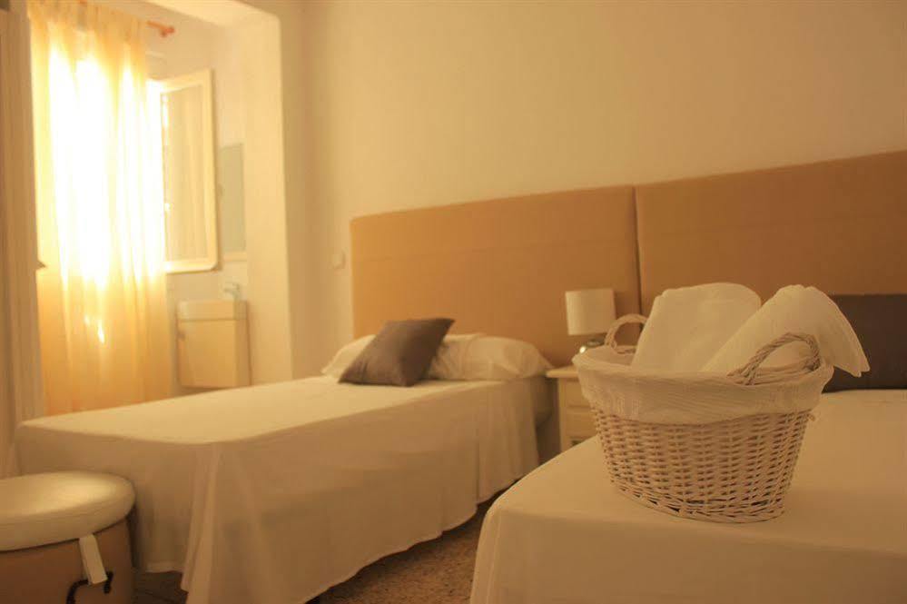 Hostal The Monkey Room Marbella Exterior photo