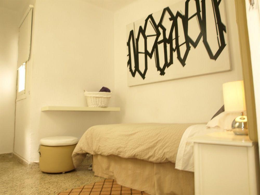 Hostal The Monkey Room Marbella Exterior photo