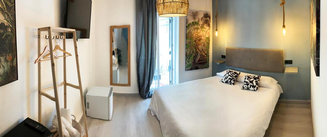 Hostal The Monkey Room Marbella Exterior photo